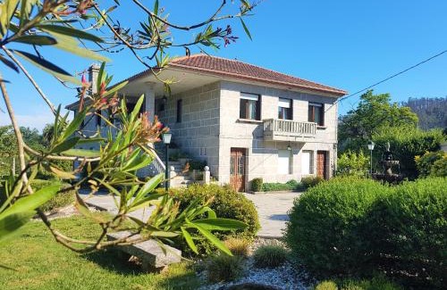 Ponteareas House | O Eido de Celia