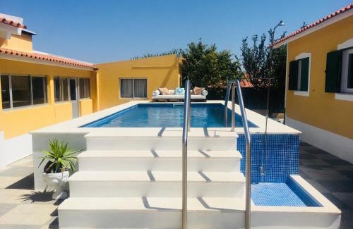 Santarem House | O Nosso Cantinho - Private Property & Pool