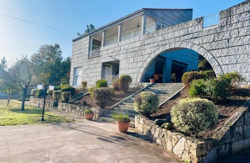 Amoeiro House | O Souto de Monteasnal