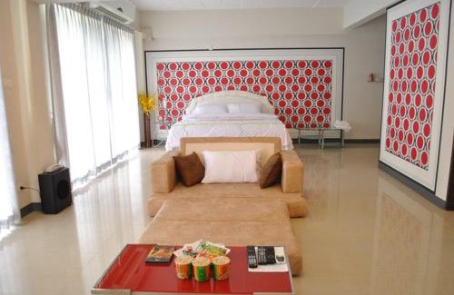 Uttaradit Hotel | O.U.M. Hotel - โรงแรมโอยูเอ็ม