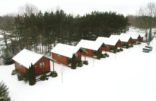 Thompsonville Cabin | Oak Cabin