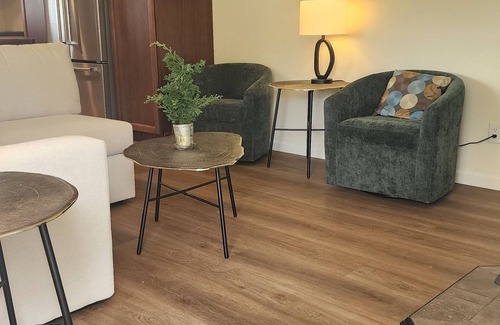 Dallas House | Oak Creek Acres 3-bedroom house on 12 acres just outside of Dallas Oregon