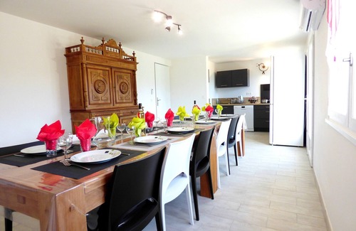 Bergerac House | Oasis de Loisirs : 20 Personnes - 8 Chambres - Jeux - Vue Panoramique au Calme