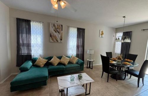 Sanford Apartment | Oasis Rental