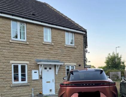 Bingley House | Oberon's Rest - Spacious 2 Bed Home perfect for Contractors & Families near Shipley, Bradford