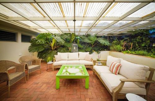 Diamond Head - Kapahulu - St. Louis House | Ocean and Skyline Views Honolulu Retreat