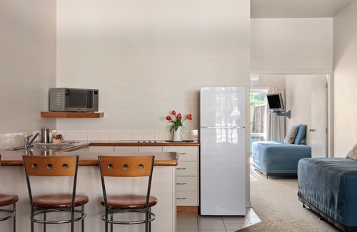 Wainui Hotel | Ocean Beach Wainui