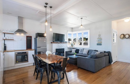 Foxton Beach House | Ocean Breeze - Foxton Beach Holiday Home