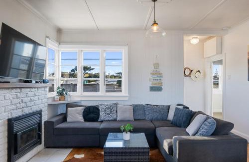 Foxton Beach House | Ocean Breeze - Foxton Beach Holiday Home