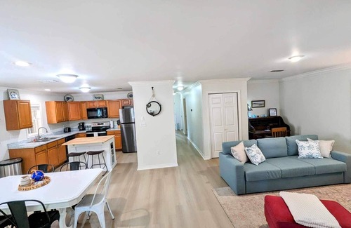 Gulfport House | Ocean Breeze Hideout n3 bedroom/2bath/5 beds