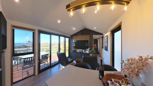 Bicheno House | Ocean breeze homestays 1