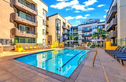 Marina del Rey Apartment | Ocean Breeze - Marina del Rey Suites with Pool, Gym & Hot Tub
