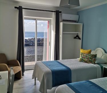 Madalena Bed & Breakfast | Ocean Breeze