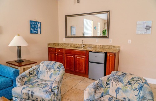 Ash Apartment | Ocean Breeze Luxury Villas 3D, Nicely Updated! Across From The Ocean! Sleeps 18 !