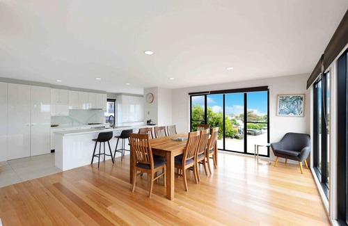 Ocean Grove Apartment | Ocean Escape- 5 Bedroom, 3 bath- Sleeps 11, beach