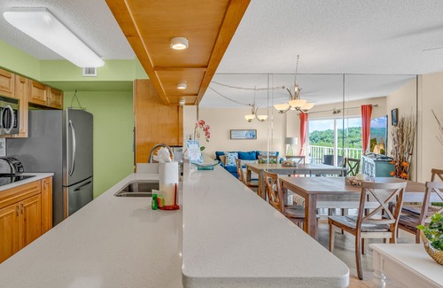 Blue Waters Condo | Ocean Pointe 2BR Retreat Ocean View, Pool, Marina & Resort Amenities