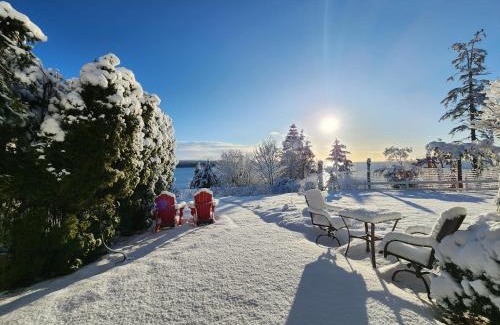 Campbell River Apartment | Ocean's Edge Suite