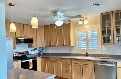 Long Beach House | Ocean Treasure - ocean views,142 steps to beach, 3,200', immaculate, 5 bd 5 bath