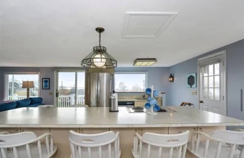Green Hill Cottage | Ocean view cottage in Green Hill 3BR 2 BA