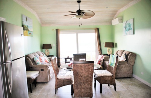 Staniel Cay Cottage | Ocean view cottage on a quiet beach just minutes from swimming pigs