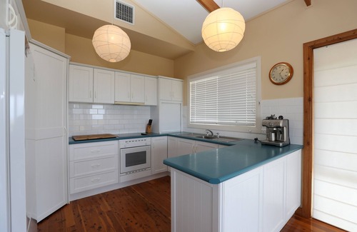 Newland House | Ocean View overlooking Vivonne Bay - minutes' walk to beach