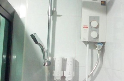 Tha Thaewawong Bed & Breakfast | Ocean View Resort - Koh Sichang