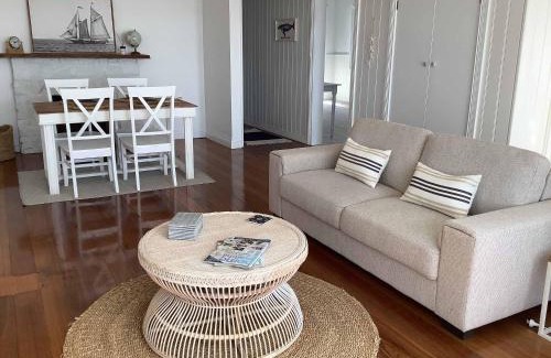 Parklands House | Ocean Views & City Convenience Perfect Getaway