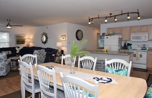Dewey Beach Condo | Ocean Views! Downtown Dewey Beach Condo 4BR Sleeps10