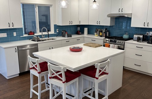 Madeira Park House | Ocean Walk Getaway