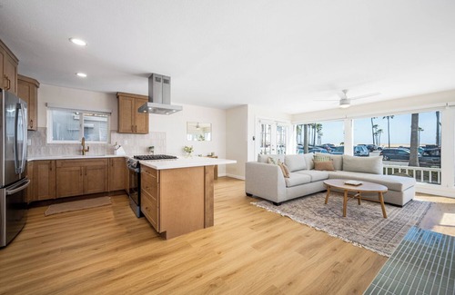 Balboa Peninsula Apartment | Oceanfront Home: Perfect for Large Groups/Families