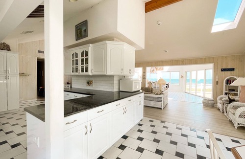 Loveladies House | Oceanfront 'Magic Island' Loveladies Beach House Panoramic Views