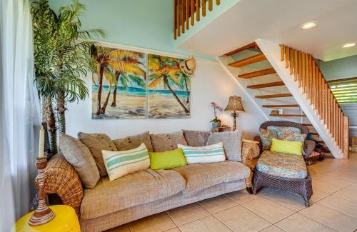 Maunaloa Apartment | Oceanfront Maunaloa Condo, Steps to Pool and Beach!