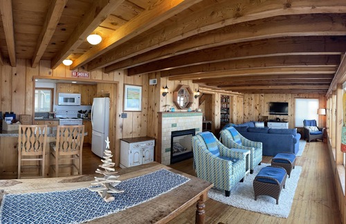 Lincoln City House | Oceanfront, Private Beach Access, Newly Updated, Perfect for Family Gatherings!