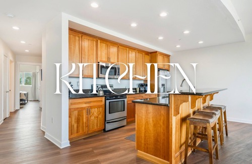 Rockaway Beach Condo | Oceanfront Relaxation in Rockaway Beach