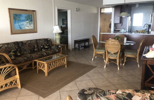 Kihei Condo | Oceanfront Remodeled 3 Bdrm! Million Dollar Views/Sounds of Surf. Mar/Apr Dates