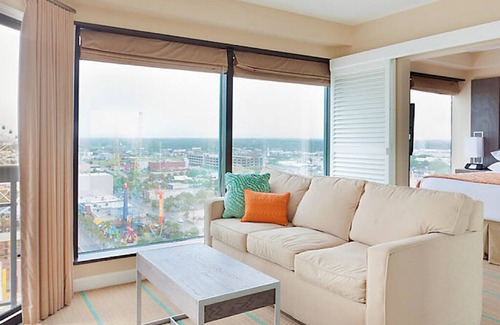 Downtown Myrtle Beach Resort | Oceanfront Resort Sea Glass Tower-1 Bdrm Deluxe (Ocean Front) Sleeps 4