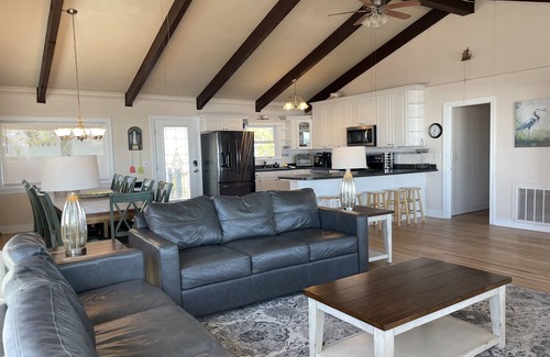 Saint Helena Island House | Oceanfront! ScreenPorch! Sleeps 14! Flash Sale !