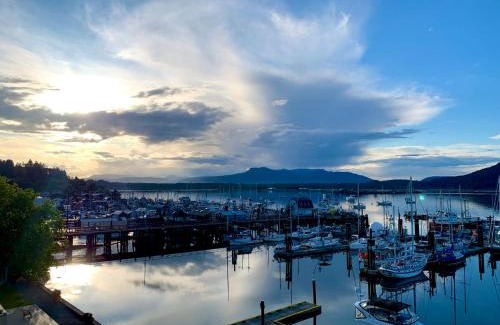 Cowichan Bay Hotel | Oceanfront Suites at Cowichan Bay