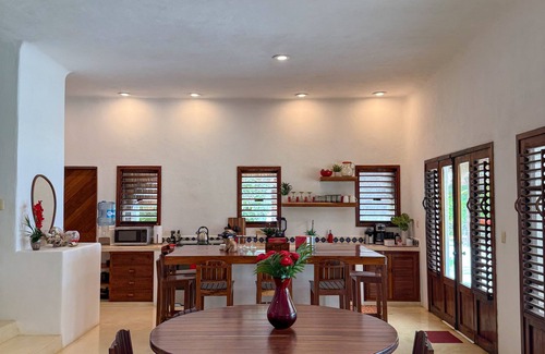 Majahual Villa | Oceanfront Villa: Casona Palms on Private Beachfront