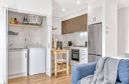 Christies Beach House | Oceanside at Christies Beach Contemporary Comfort