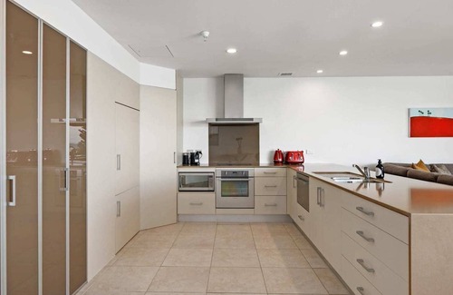 Mount Maunganui Apartment | Oceanside Bliss Absolute Beachfront Stunning Views