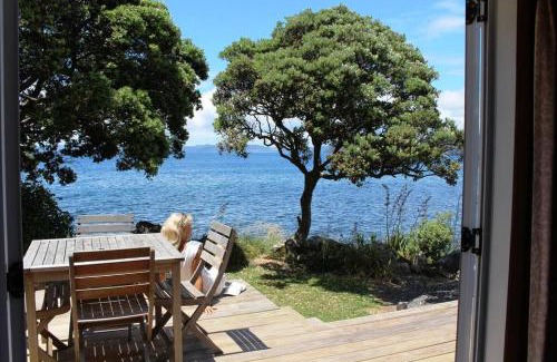 Tuateawa House | OCEANSIDE - Exclusive & private - Castaway Cottage