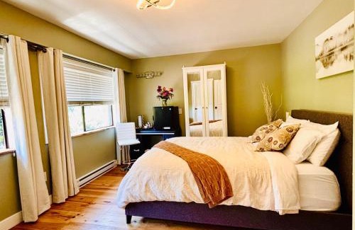 Regional District of Nanaimo Bed & Breakfast | Oceanside Manor - Golf Course View