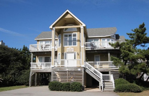 Whale Head Hill House | Oceanside, Ocean Views, Hot Tub, Close to Beach Access, 743, Golden Days