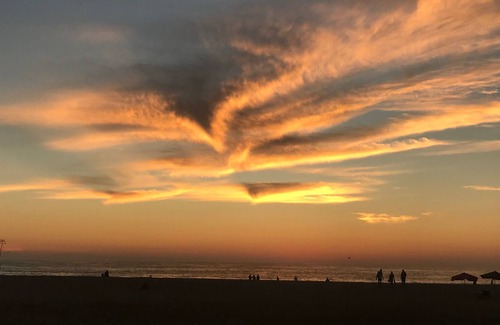 Los Tamarindos Apartment | Oceanview 1Br. apartment 3 blks to beach. Wi-fi, new A/C. Kitchen. 1.5 bath