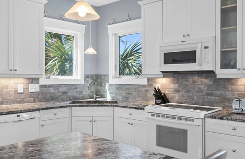 Ocean Isle Beach House | Oceanview 6 Bedroom, Saltwater Pool, Ping Pong-Linens included, Views!