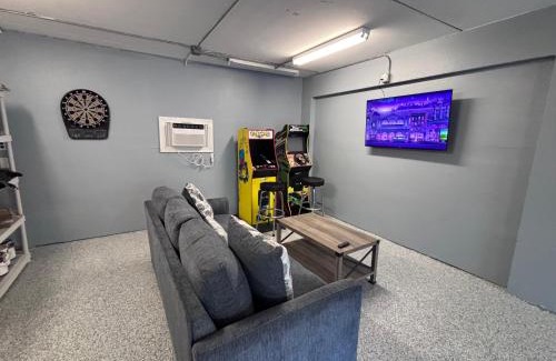 Indian Shores House | Oceanview Beach Retreat - Pool & Game Room - Steps to Beach - Sleeps 8