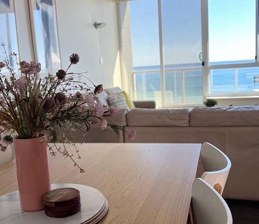 Glenelg South Apartment | Oceanview escape in beachside Glenelg