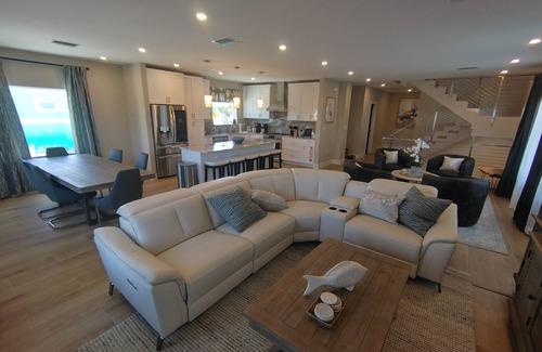 Marathon House | Oceanview Luxury Retreat FL Keys Marathon-5 Bed 4 Bath-Pool-Dock-Seconds 2 Ocean