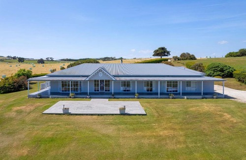 Kilcunda House | Oceanview On the Hill